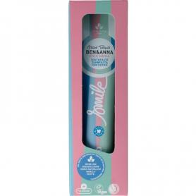 Eye cream illuminating van Lavera