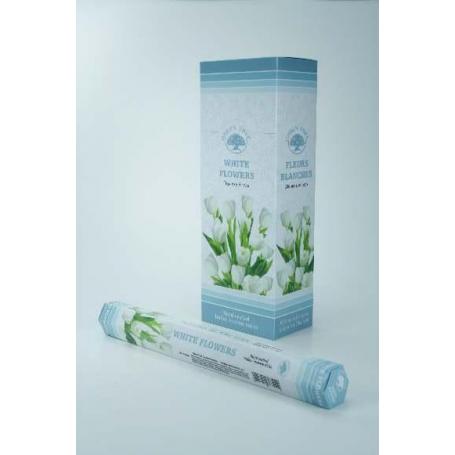 Wierook white flowers van Green Tree