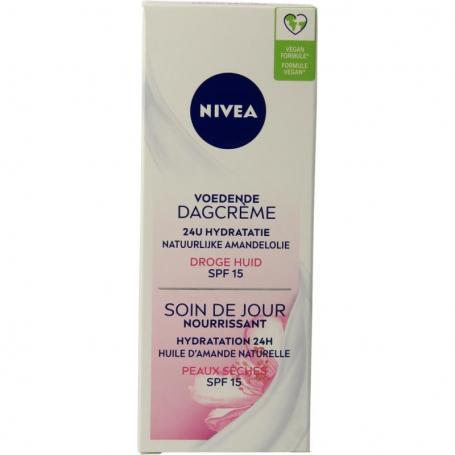 Essentials hydraterende dagcreme droog/gev SPF15 van Nivea